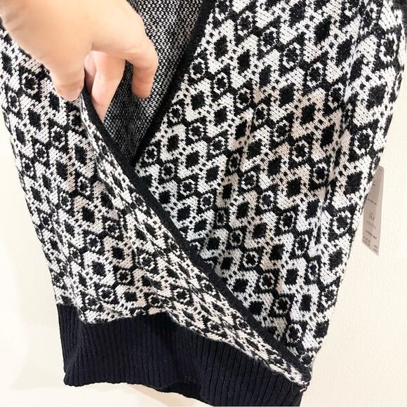 Anthropologie Maeve Sweater Vest Faux Wrap Black and White Woman’s size XSP - Picture 4 of 10